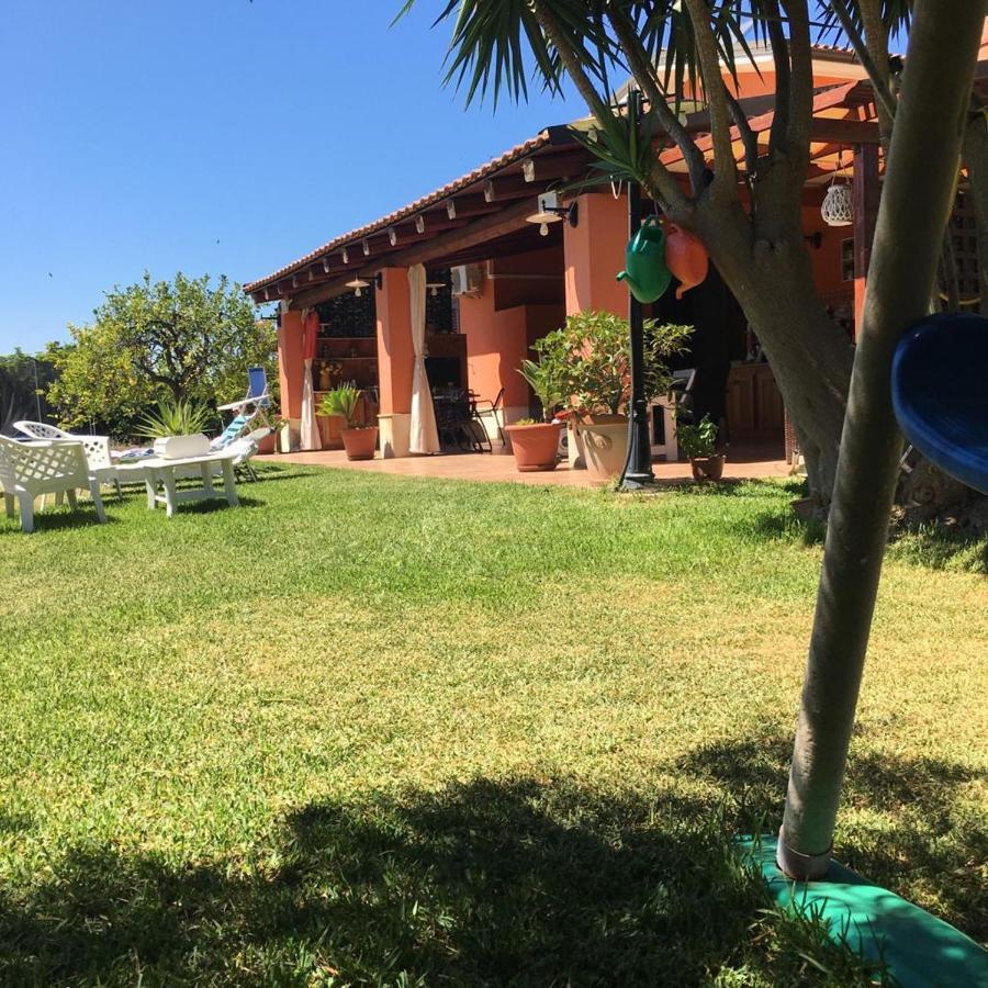 La Stanza Delle Muse In Villa Con Piscina Fontane Bianche Eksteriør billede